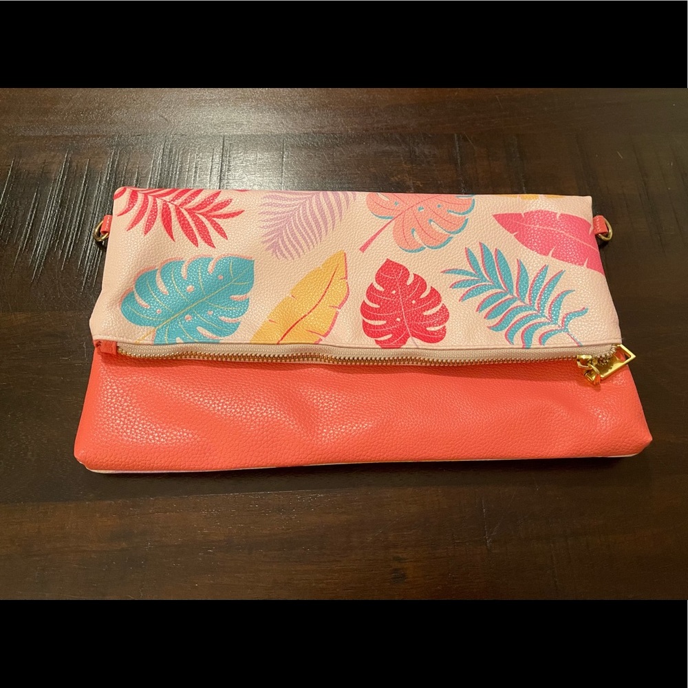 Studio DIY Monstera Leaf Clutch